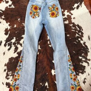 SHEIN Light Blue Floral Embroidered Jeans